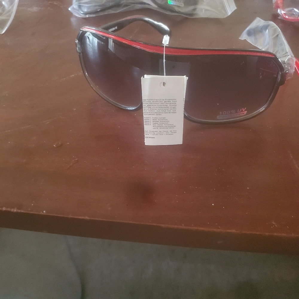 Sunglasses - Picture 3 of 6